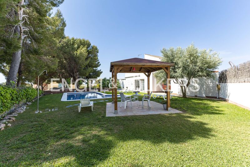 Foto bfd2f3ec-f247-41b5-9007-ec67aaf584e0. Casa amb calefacció aparcament piscina a Mas Mel Calafell