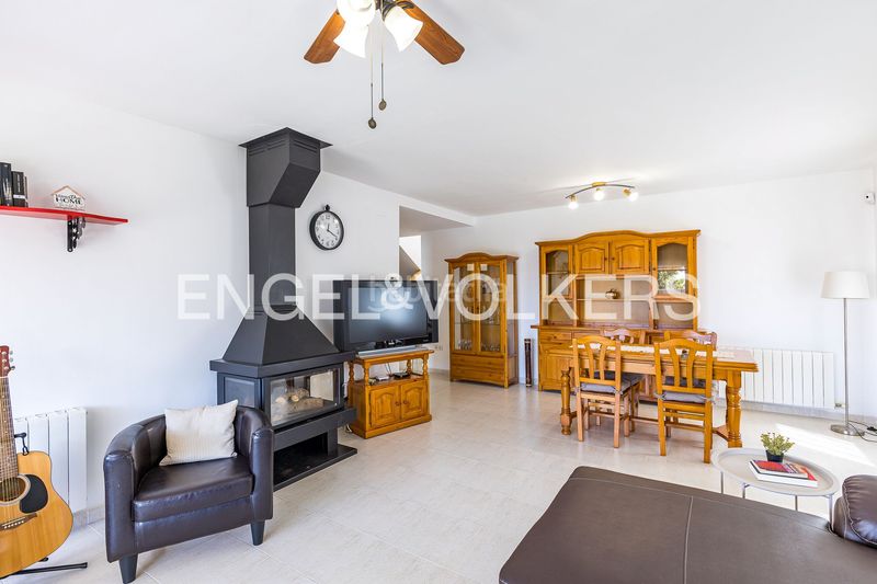 Foto c1487e45-c2a0-4290-aeb2-f731a66da591. Casa amb calefacció aparcament piscina a Mas Mel Calafell