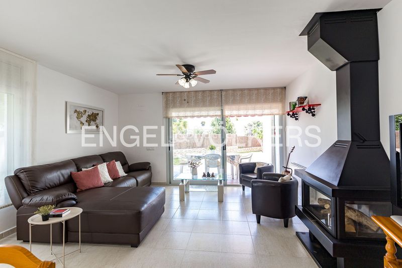 Foto de03163b-5aa4-441b-904d-5e42a34b7d8d. Casa amb calefacció aparcament piscina a Mas Mel Calafell