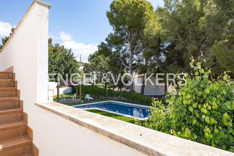 Foto f922a1d1-327a-44da-a536-55f151ce40ca. Casa amb calefacció aparcament piscina a Mas Mel Calafell