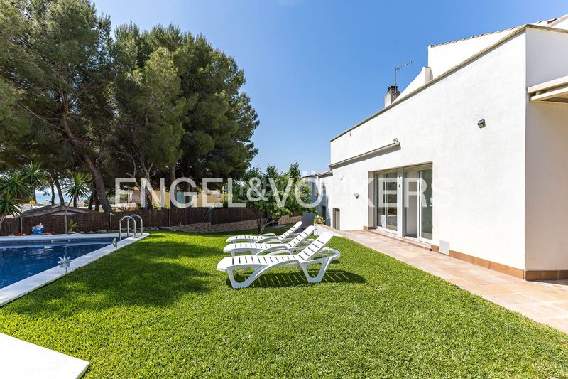 Foto ffb2aa3f-8bdf-4dcb-8455-1cfb0d38f949. Casa amb calefacció aparcament piscina a Mas Mel Calafell