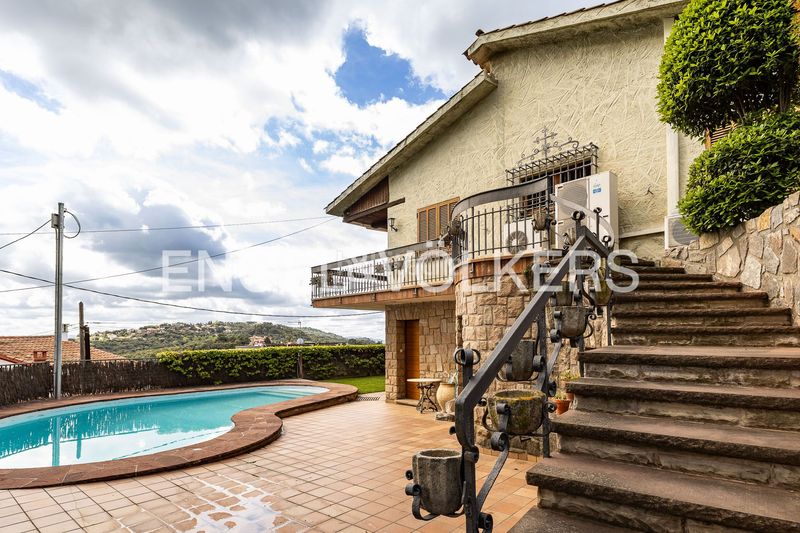 Foto 5e3d21f9-5e03-494e-9eec-a881ca4c21c2. Casa amb calefacció aparcament piscina a Sant Feliu de Codines