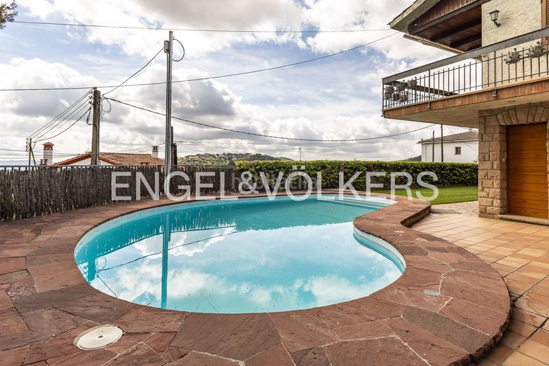 Foto d92d7634-f286-48bc-b793-f008e555e60e. Casa amb calefacció aparcament piscina a Sant Feliu de Codines