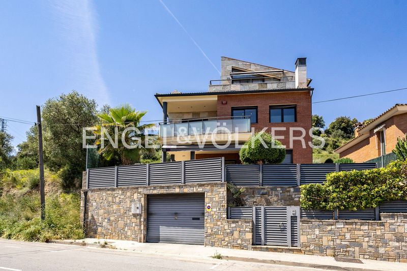 Foto 5da13ab2-1cc1-48ae-8d7c-221af59aefa2. Casa amb calefacció piscina a Masquefa