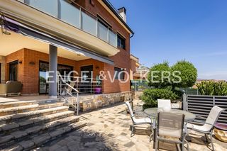 Casa a Masquefa. Descubre el lujo sereno en la mejor zona de masquefa
