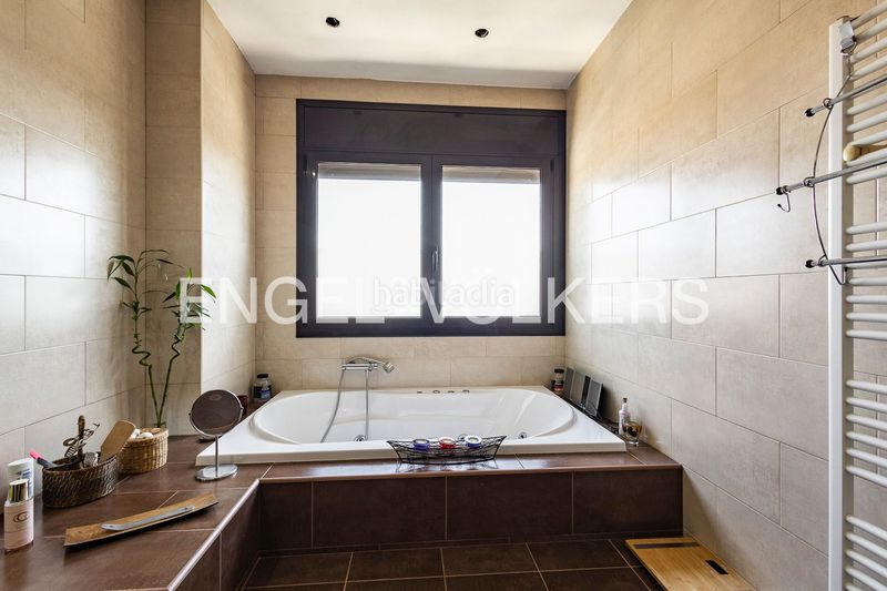 Foto cbd6debf-77a2-498b-a63f-04cfdcc4f7a2. Casa amb calefacció piscina a Masquefa