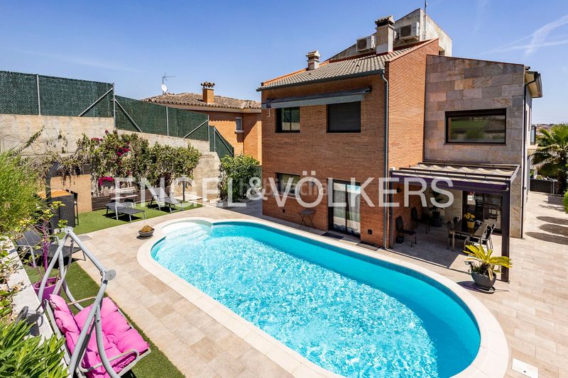 Foto d826adae-f067-4b4c-a5d8-0346370f651c. Casa amb calefacció piscina a Masquefa