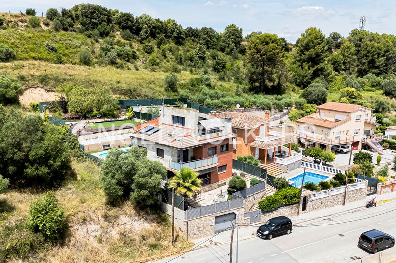 Foto e22907a8-05f2-4ede-aeed-9e02d3226082. Casa amb calefacció piscina a Masquefa