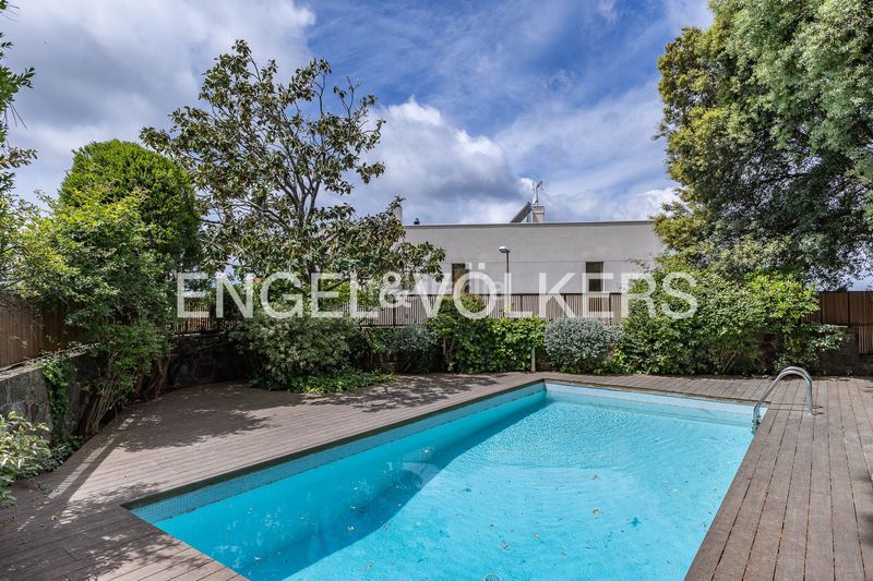 Foto ac166a56-dcab-4e12-97d8-d763bf76e7f3. Casa amb calefacció aparcament piscina a Vallvidrera - Tibidabo - Les Planes Barcelona