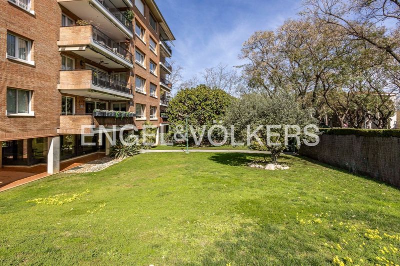 Foto 950849c0-e743-489a-8ce3-cd84721f96a0. Pis amb calefacció aparcament piscina a Pedralbes Barcelona