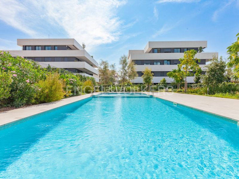 Foto 03335261-2ed6-4a68-baef-cc5abc6ed631. Rent ground floor with heating parking pool in La Plana Sitges