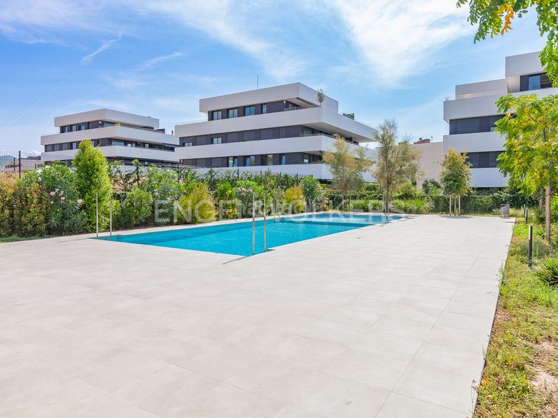 Foto 2a0525d2-d974-40cd-97d2-22d350e6628e. Rent ground floor with heating parking pool in La Plana Sitges