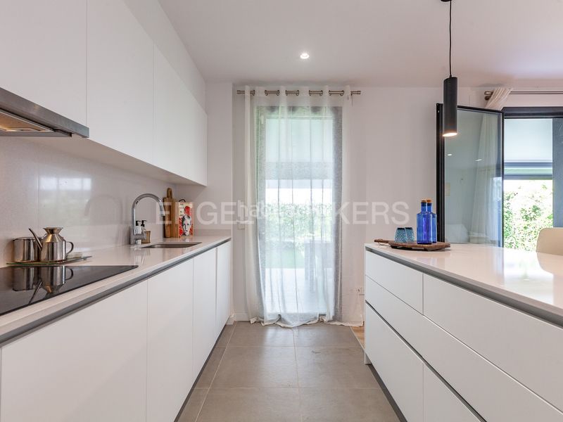 Foto 2f2771ad-5a80-4056-83cb-93b6848efc4b. Rent ground floor with heating parking pool in La Plana Sitges