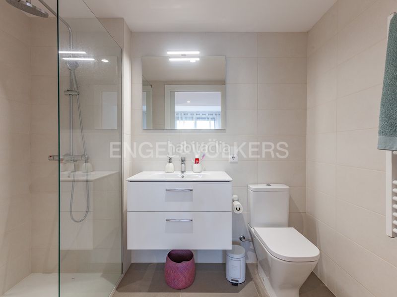 Foto 30ca5e75-7f8a-4e55-b20a-aa1efcaa62ae. Rent ground floor with heating parking pool in La Plana Sitges