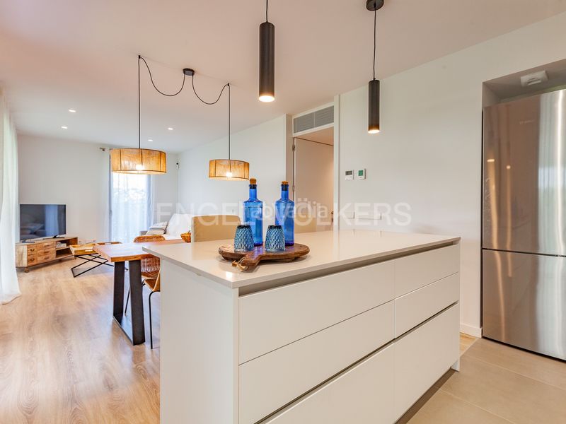 Foto 9615db8b-1abb-4fdb-b219-619cb6864d48. Rent ground floor with heating parking pool in La Plana Sitges