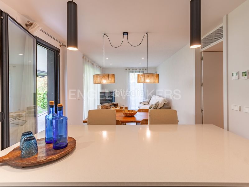Foto 9d9d13ee-2e5e-47b4-9f68-ac833450a8c2. Rent ground floor with heating parking pool in La Plana Sitges
