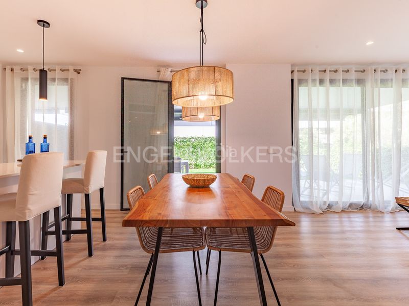 Foto c038ab44-17bb-4ef2-a036-6c7a942de38e. Rent ground floor with heating parking pool in La Plana Sitges
