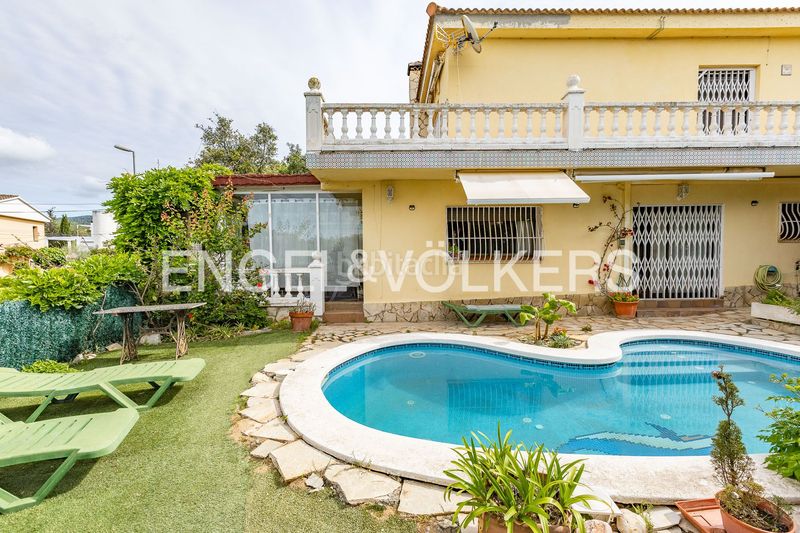 Foto 758597dc-5676-4e39-8f5d-a0c2e57a1a5f. Casa amb calefacció aparcament piscina a Urbanitzacions Arenys de Mar