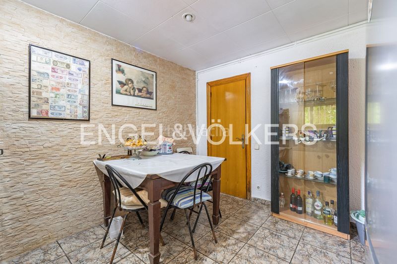 Foto ebe0dacb-9223-4649-b7a4-881191667b6e. Casa amb calefacció aparcament piscina a Urbanitzacions Arenys de Mar