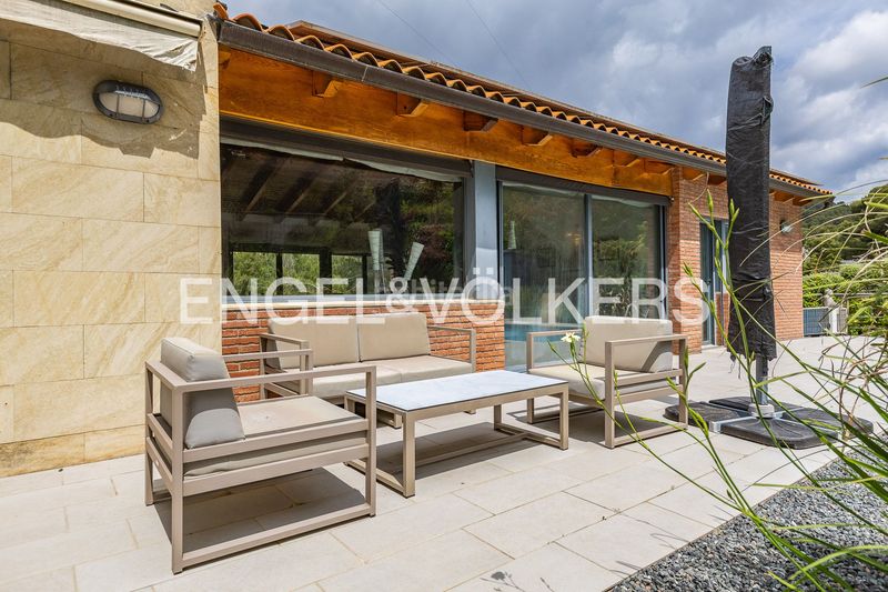 Foto 4339a891-e306-4e60-af70-e12225da9e01. Casa amb calefacció aparcament piscina a Matadepera