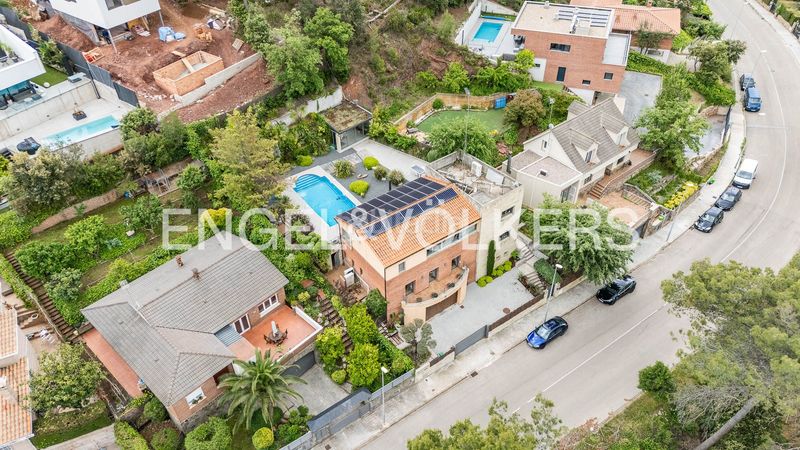 Foto 852aa728-6c1e-43d1-966e-2962c2ac170f. Casa amb calefacció aparcament piscina a Matadepera