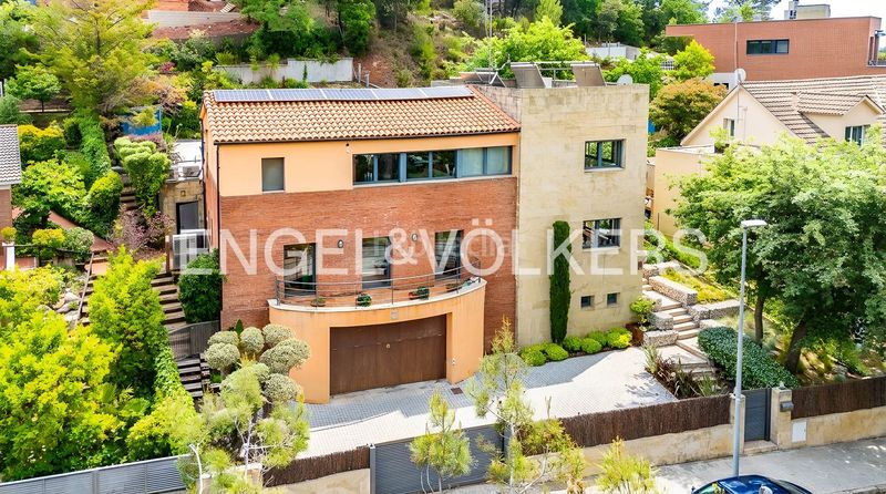 Foto d69dfedb-e56c-497d-a537-ec6f117f61b2. Casa amb calefacció aparcament piscina a Matadepera