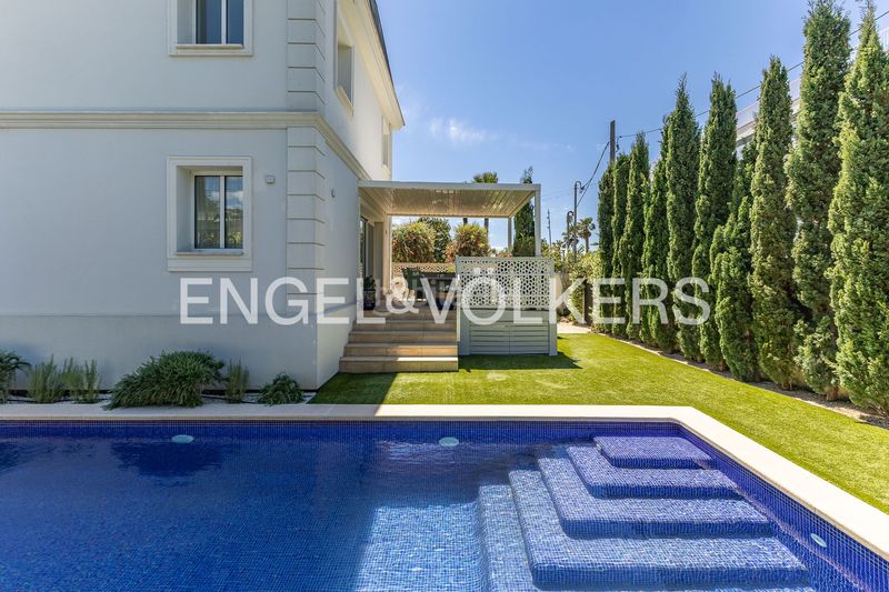 Foto 1c206f9c-d2fb-4356-89c0-51c8c7a6b2ee. Casa amb calefacció aparcament a Baixador Castelldefels