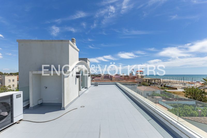 Foto 5de71eb3-824c-4055-a269-ce87a264eff0. Casa amb calefacció aparcament a Baixador Castelldefels