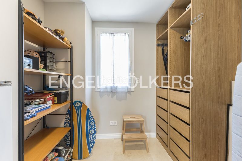 Foto f6086fa2-6f26-407d-bacb-02d2b82cec97. Casa amb calefacció aparcament a Baixador Castelldefels
