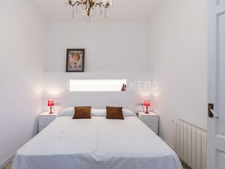 Miete Etagenwohnung in Sagrada Família. Preciosa vivienda recientemente reformada