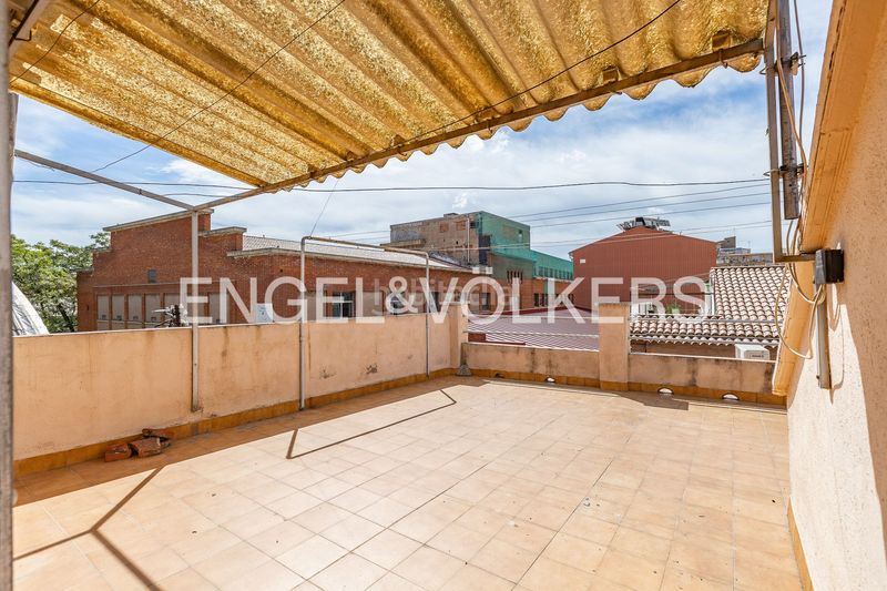 Foto 56596694-3225-44e0-bb8d-814e6c57b71e. Casa amb calefacció a Ca n'Aurell Terrassa