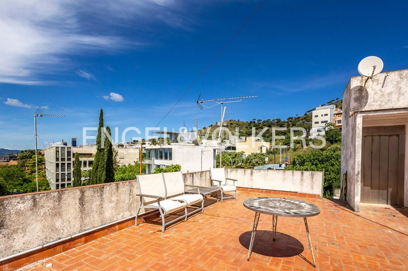Foto 119fe90c-0756-4dce-aa5b-0f555de6f281. Casa amb calefacció a Finestrelles Esplugues de Llobregat