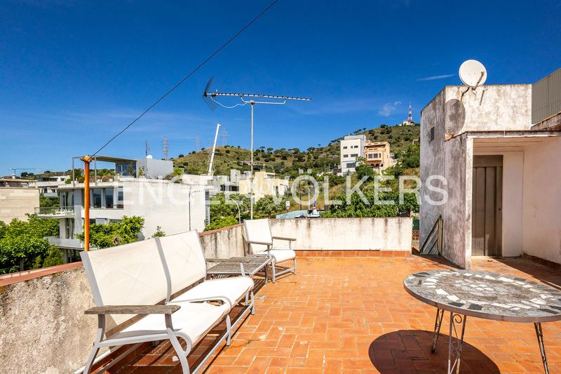 Foto 467b7709-a4cb-4296-bd17-ce9be0c46418. Casa amb calefacció a Finestrelles Esplugues de Llobregat