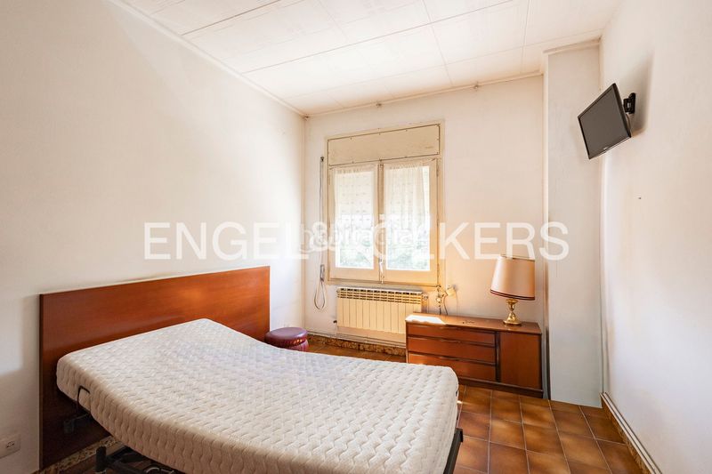 Foto 5d35a681-f1d7-4a73-8e38-49cbae79c4cf. Casa amb calefacció a Finestrelles Esplugues de Llobregat