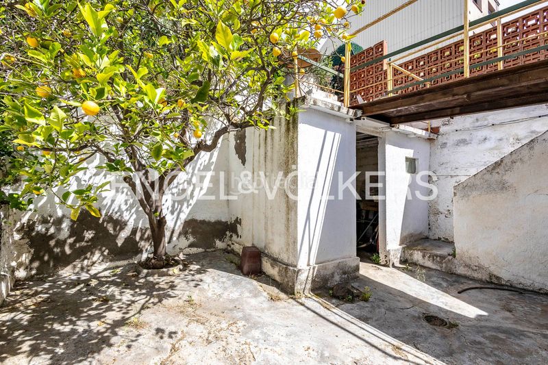 Foto c398f153-fb26-4dfd-a653-dee70e17a4cf. Casa amb calefacció a Finestrelles Esplugues de Llobregat