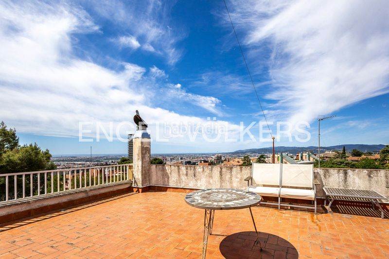 Foto e1a9e885-1bbb-4cfe-ae82-f23b3e7a38d3. Casa amb calefacció a Finestrelles Esplugues de Llobregat