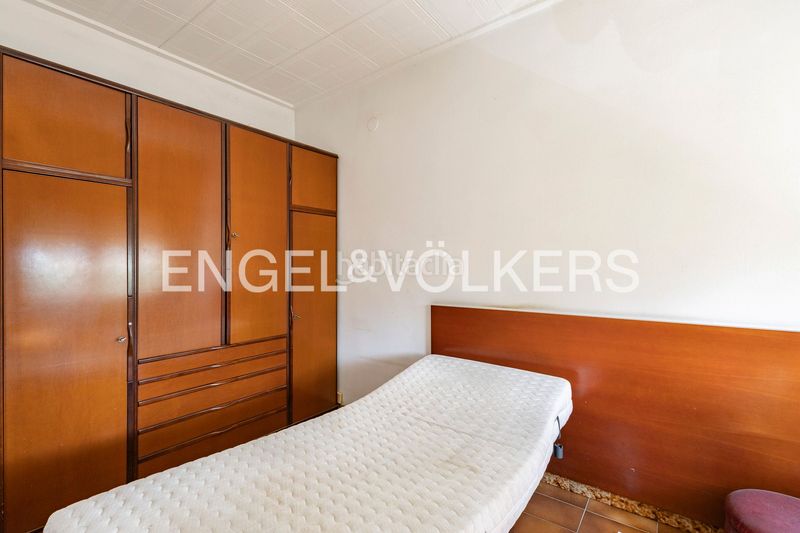 Foto ee6a566a-6ae6-43d0-908d-55492996783e. Casa amb calefacció a Finestrelles Esplugues de Llobregat