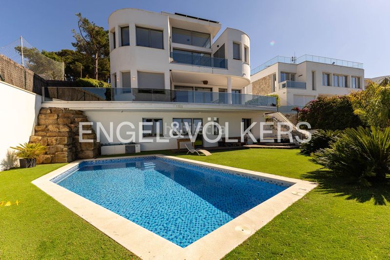 Foto 4b398c77-5714-4e99-b503-9e2d78fde2ee. Casa amb calefacció aparcament piscina a Vilassar de Dalt