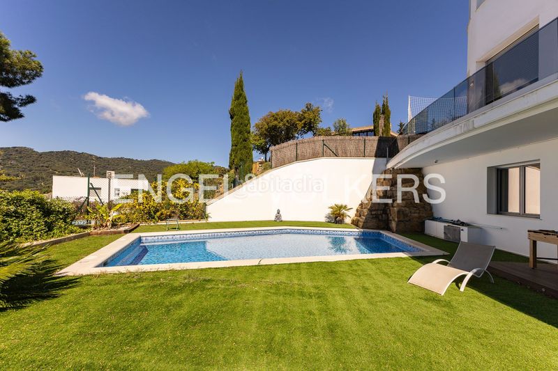 Foto bf1a1f33-df2e-40ae-a90a-30f2e828179d. Casa amb calefacció aparcament piscina a Vilassar de Dalt