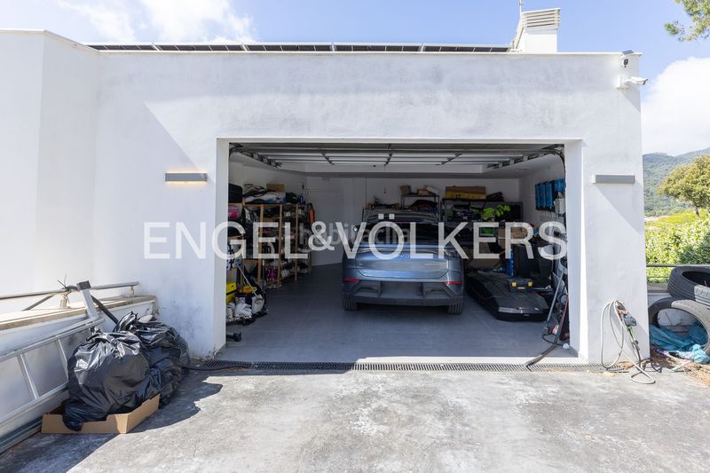 Foto cce05e97-4bcb-4e0c-889f-32747ca19f18. Casa amb calefacció aparcament piscina a Vilassar de Dalt