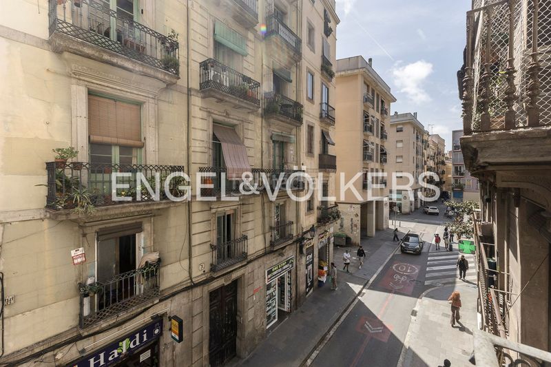 Foto 387ce280-8e5b-430f-8daa-46177a6b088e. Pis amb calefacció a Raval Barcelona