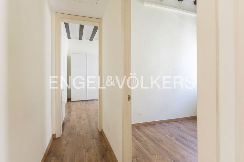 Foto ed81e2e9-a8d2-4a20-8715-47278f37207e. Pis amb calefacció a Raval Barcelona