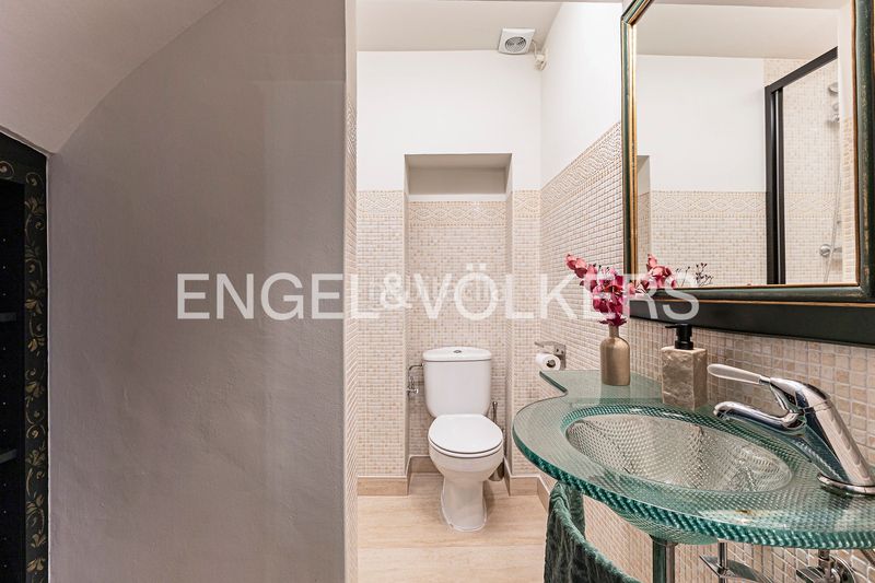 Foto 8c308e15-88f9-4c13-8dbc-298aee728d14. Casa amb calefacció aparcament a Putget - Farró Barcelona