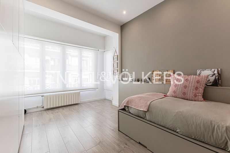 Foto be4bd6d2-5f5e-422a-94e3-2550b86412e1. Casa amb calefacció aparcament a Putget - Farró Barcelona