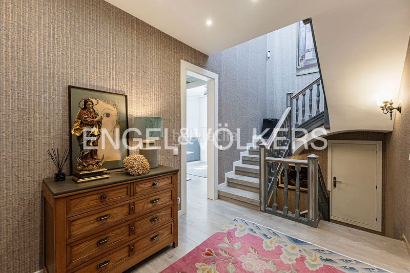 Foto c80c7161-f569-4f73-acd3-b79fe7741024. Casa amb calefacció aparcament a Putget - Farró Barcelona