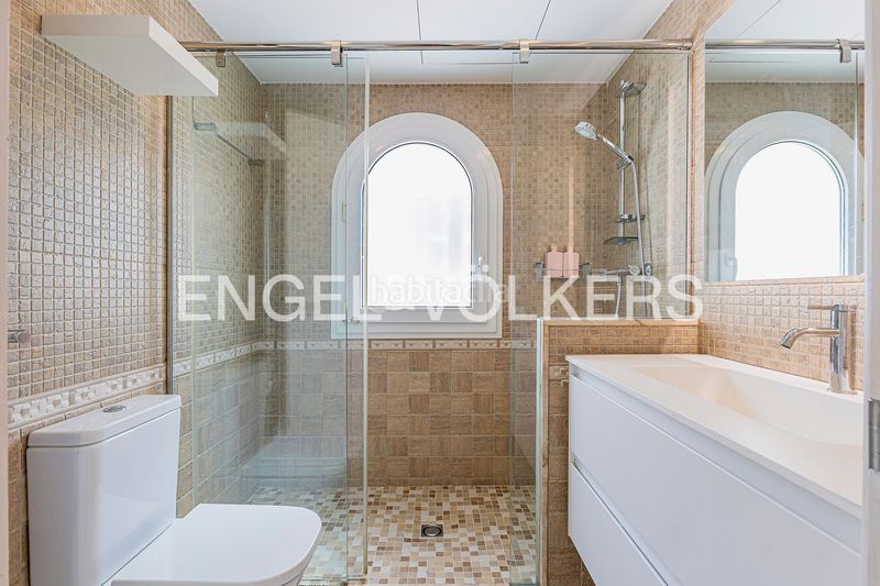 Foto 588f9759-3cfd-4c63-88a9-d55eb09e18e4. Casa amb calefacció aparcament piscina a Levantina - Montgavina - Quintmar Sitges