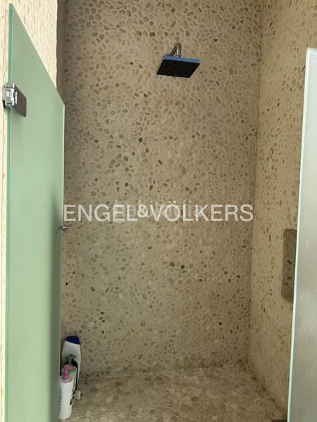 Foto 5d487a83-9654-4633-ba36-cf785b1cbeb0. Casa amb calefacció aparcament piscina a Levantina - Montgavina - Quintmar Sitges