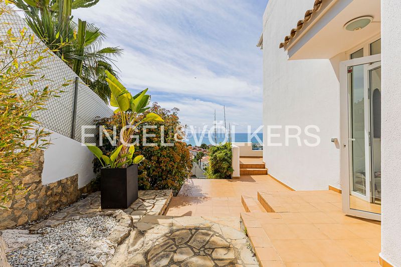 Foto dfbd3e23-6ae9-496f-b391-736bb9be0bda. Casa amb calefacció aparcament piscina a Levantina - Montgavina - Quintmar Sitges