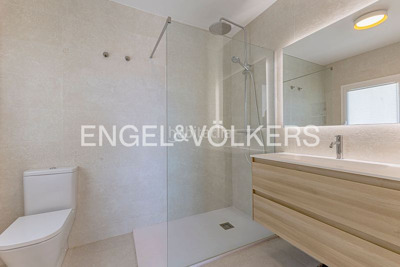 Foto e67fc98b-92ed-416a-bdaf-22e3ea9c6323. Casa amb calefacció aparcament piscina a Levantina - Montgavina - Quintmar Sitges