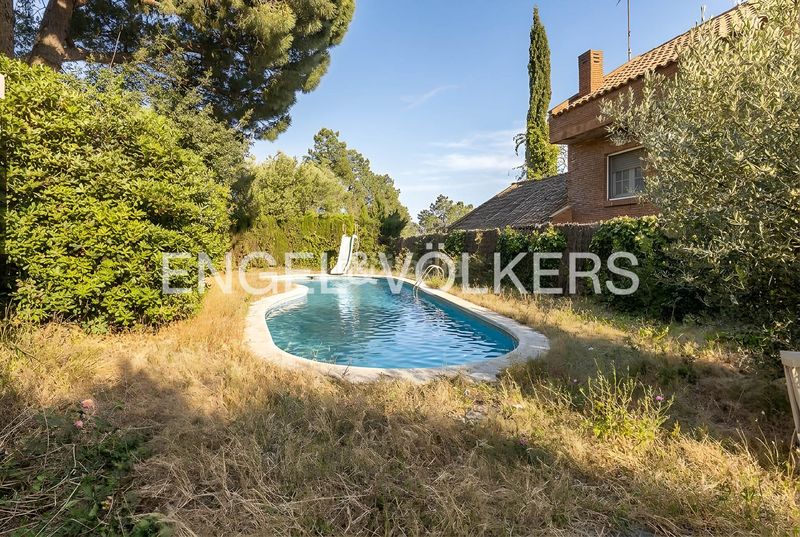 Foto 1e032503-d478-4797-be99-6a1d58d59659. Casa amb calefacció aparcament piscina a Vilassar de Dalt